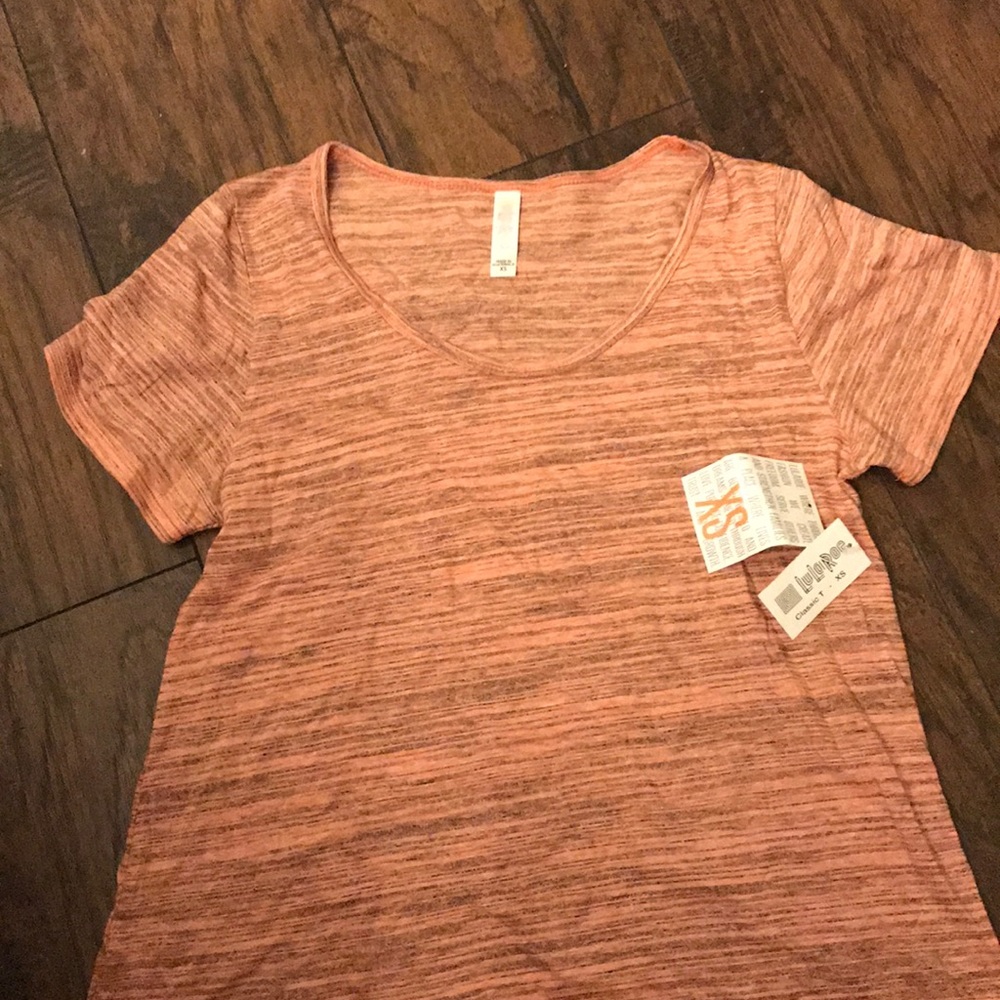 LulaRoe Classic T.